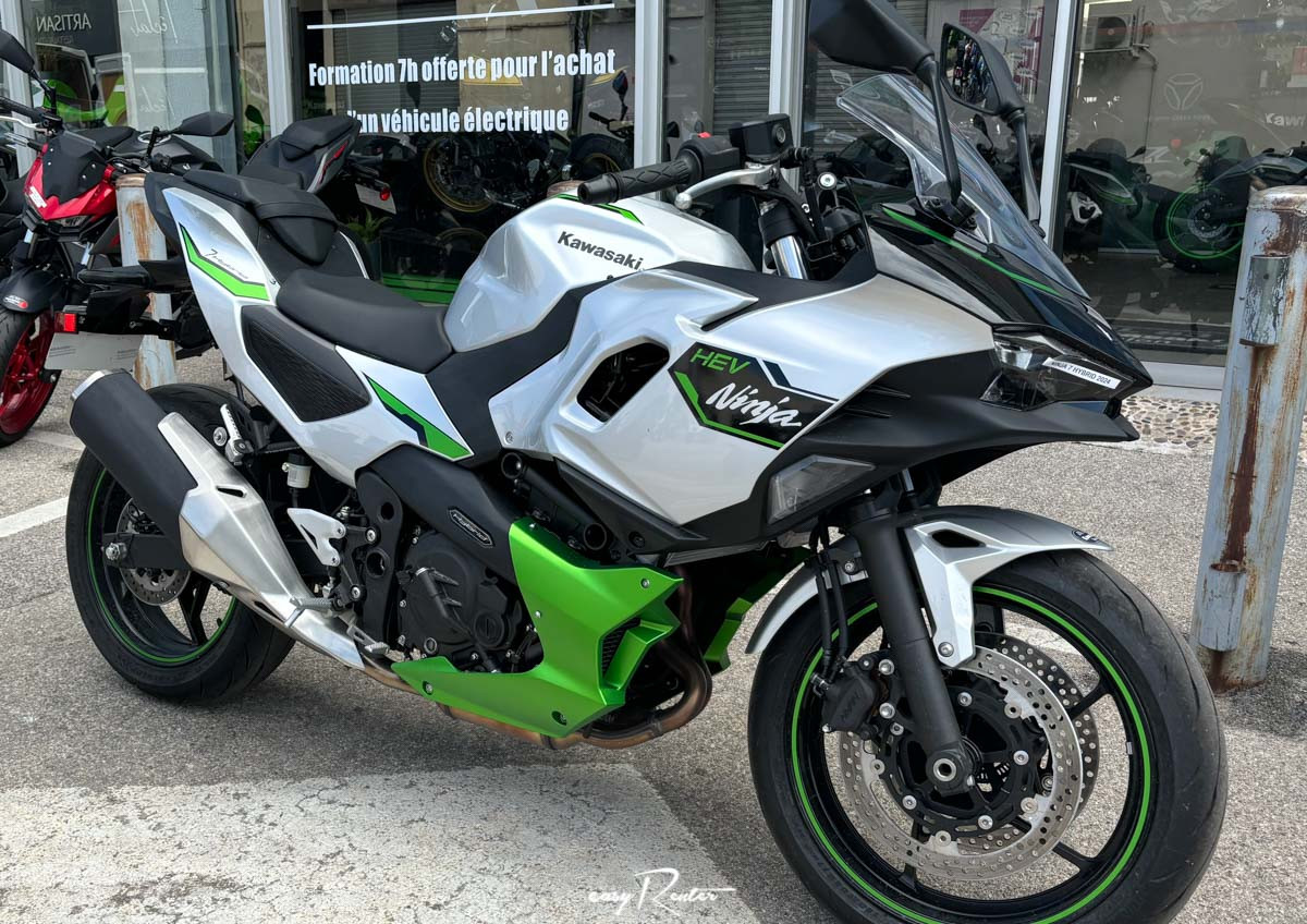 Location moto La Rochelle Kawasaki Z 900 RS 1