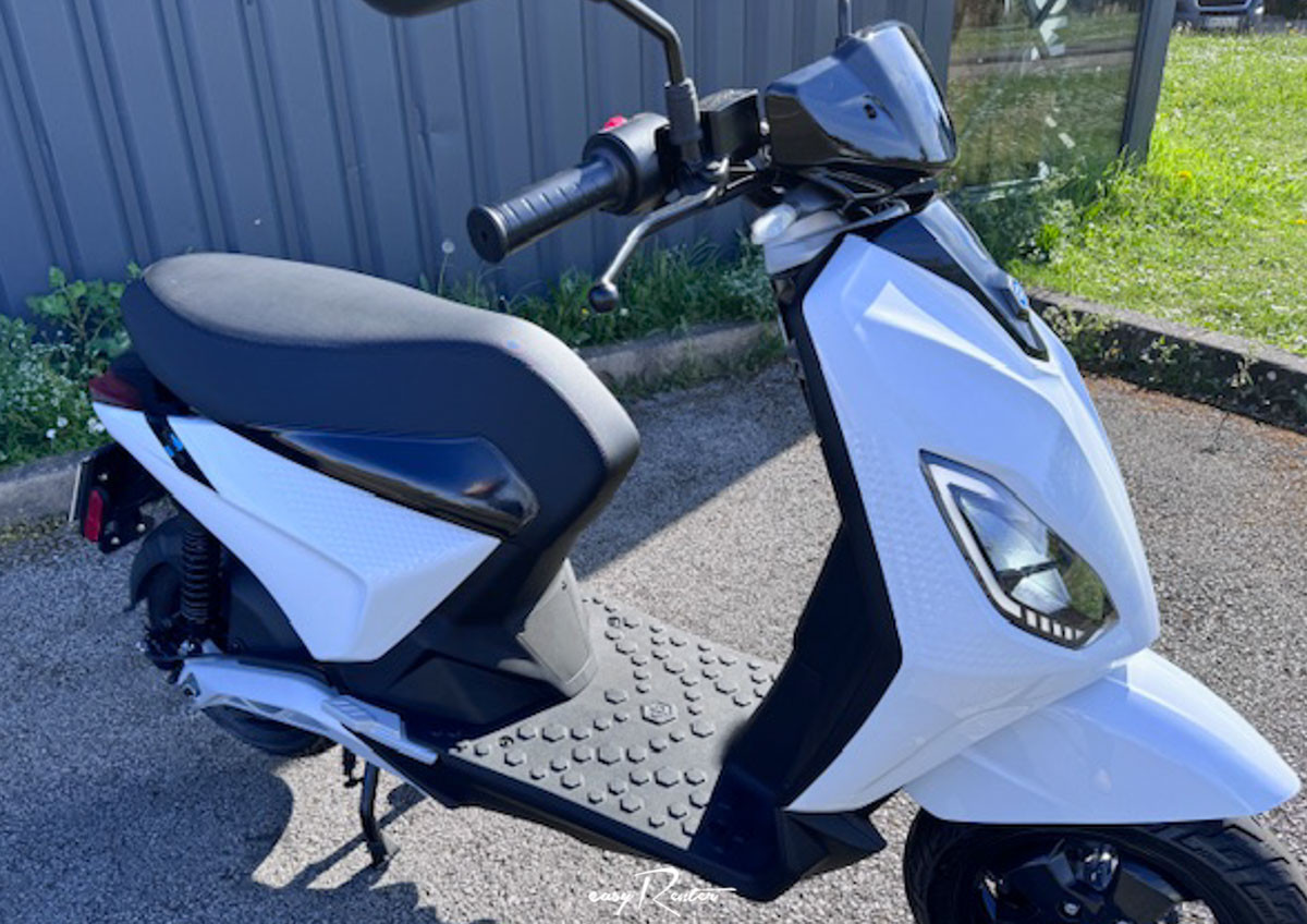 location moto Nancy Guzzi V85 Travel 14932