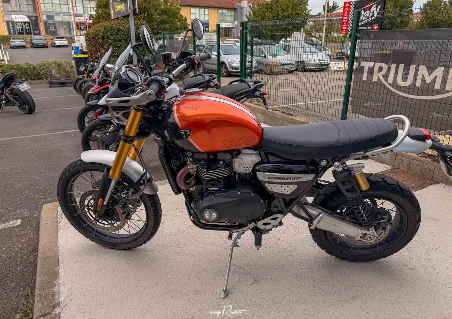 location moto royan Honda CB125R 2