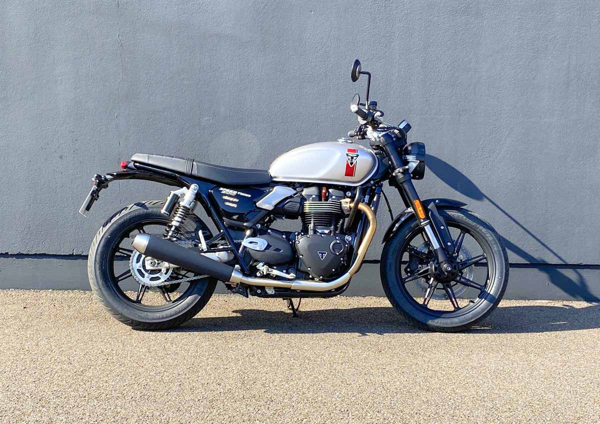 location moto Strasbourg Triumph Street Twin A2 #2 14815