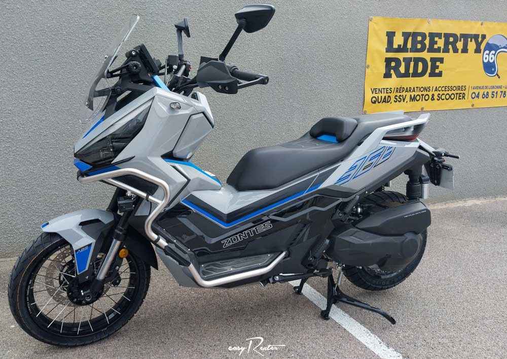 location moto Cholet Kawasaki Z 900  14886