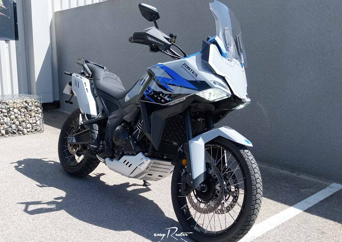 location moto Cholet Kawasaki Z 900  14886