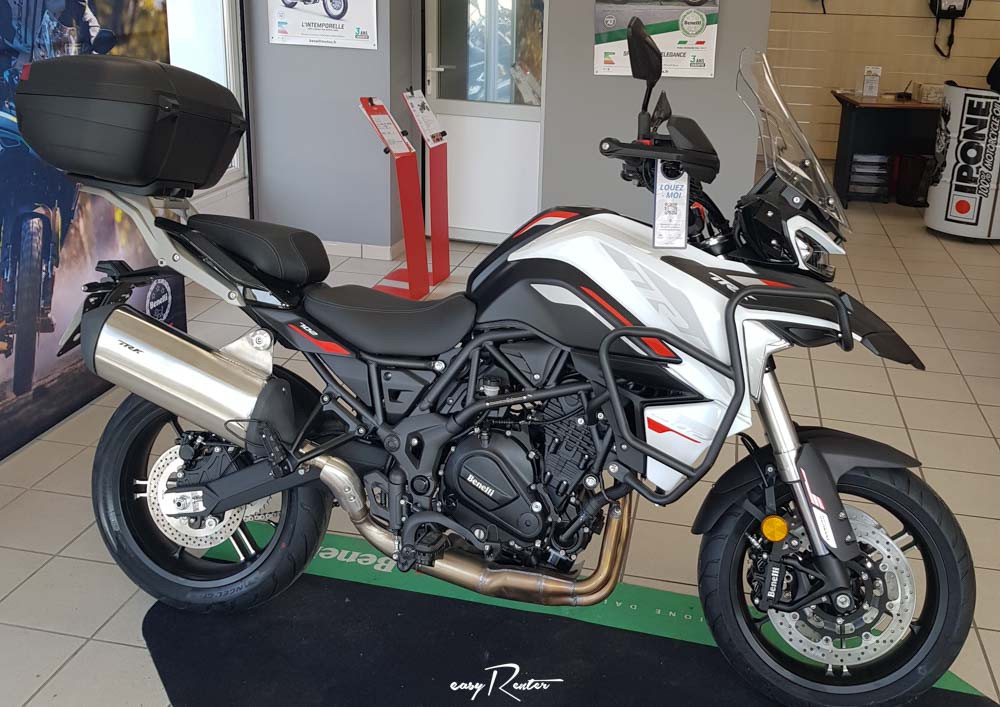 Location scooter Nantes Sym Joymax Z 300 1
