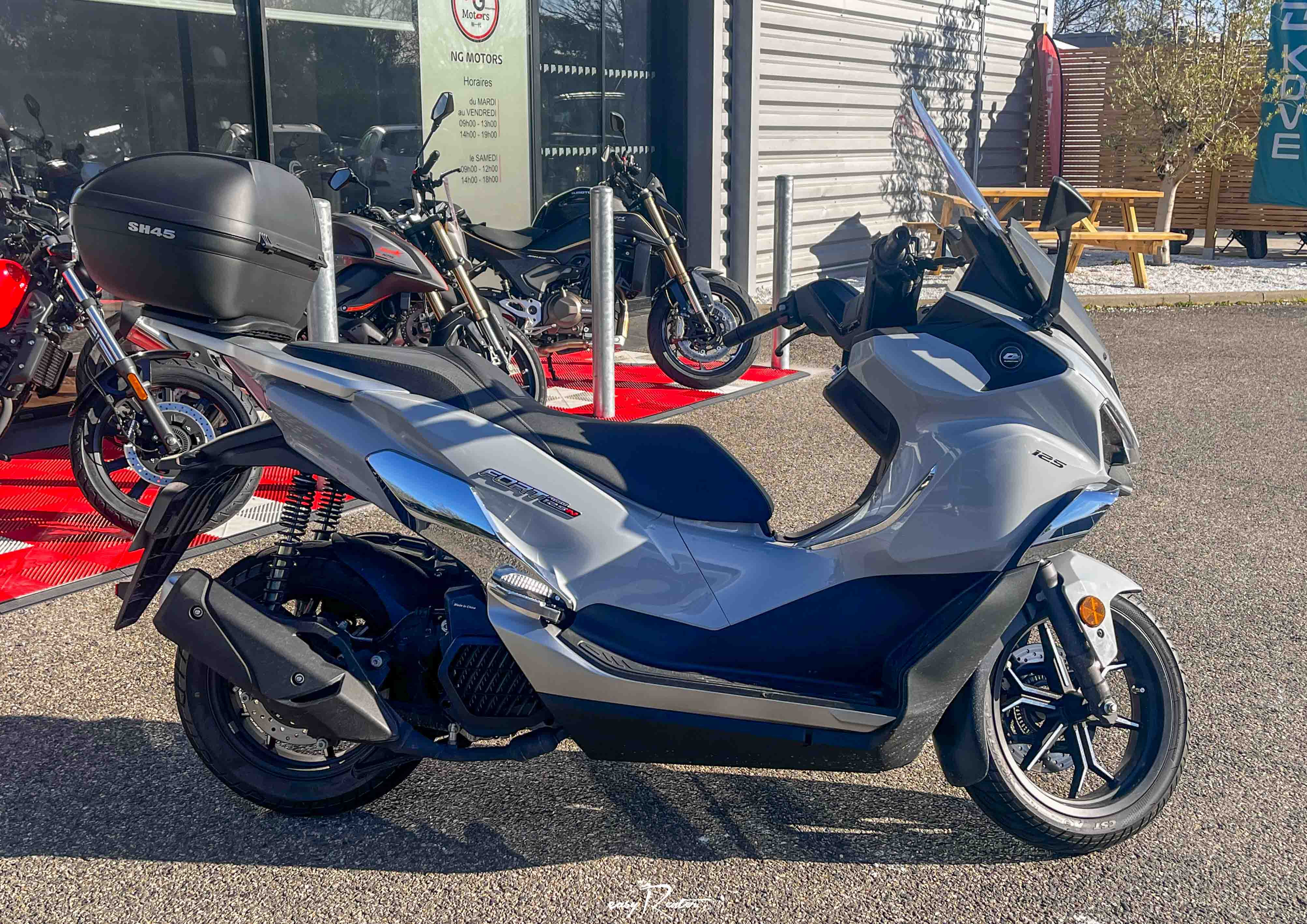 location moto Pierrelaye Royal Enfield 650 Continental GT A2 16022