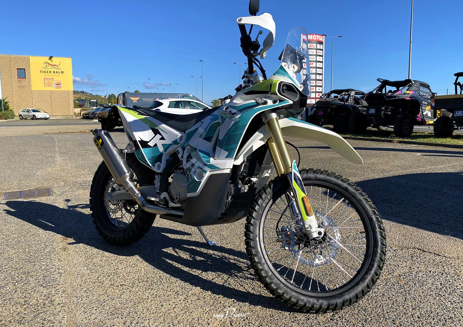 location moto royan Honda CB125R 2