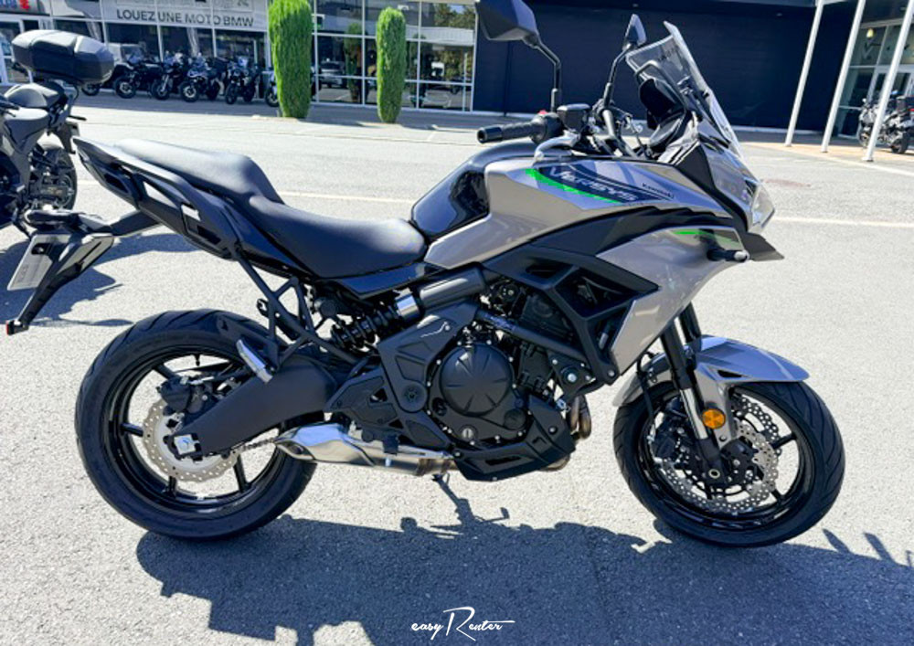 location moto royan Honda CB125R 2
