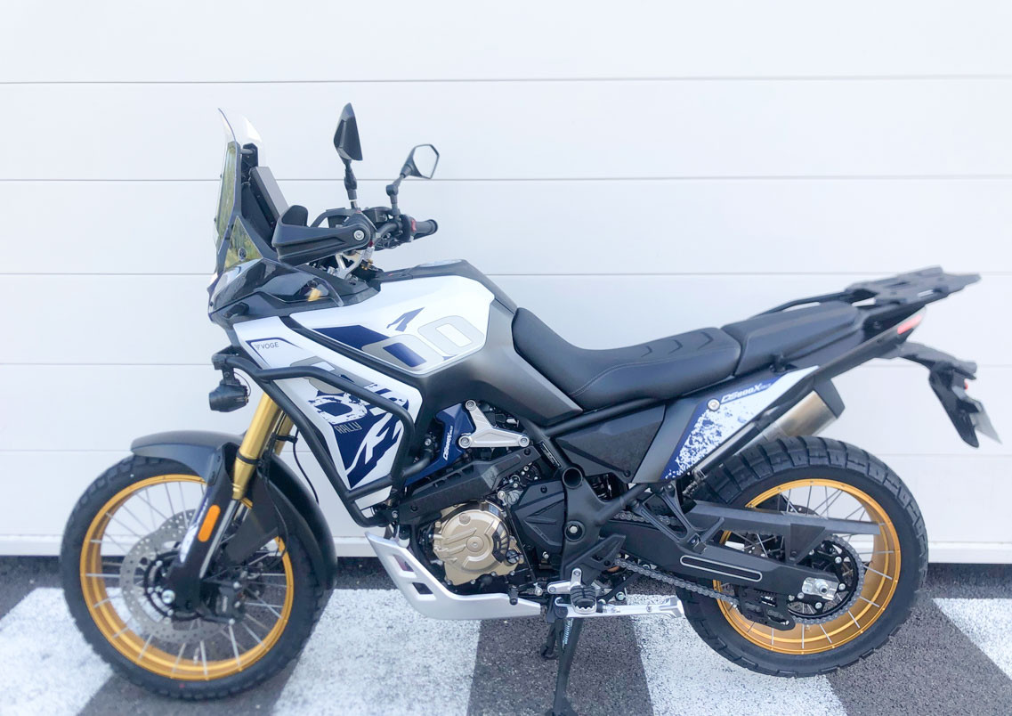 Location moto Benelli Trek 502 0