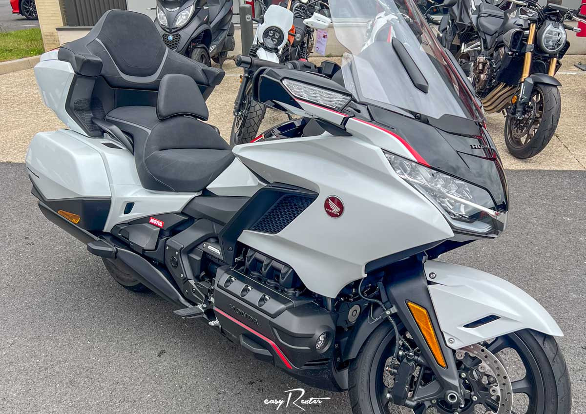 location moto Saint-Maximin Honda 1800 Goldwing 10350