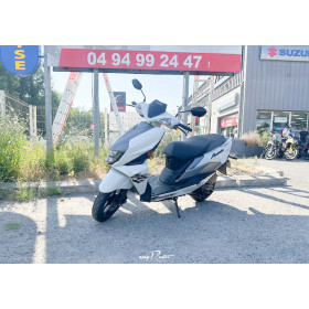 location moto Suzuki Avenis 125