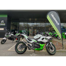 location moto Kawasaki Ninja 7 Hybrid