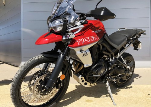 Triumph Location Moto Scooter Easy Renter