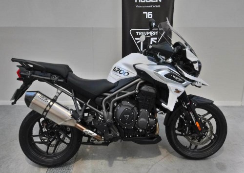 Triumph Location Moto Scooter Easy Renter
