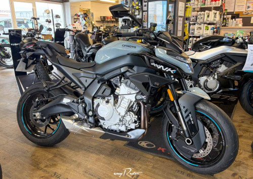 Location moto Pau KTM 790 Duke L 1