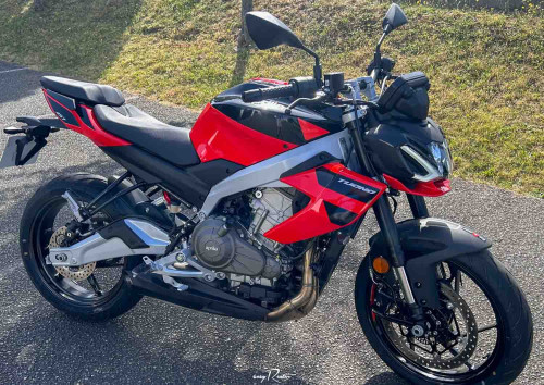Location moto Mayenne Aprilia TUONO V4 1100 FACTORY MY19 1