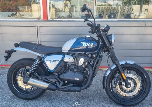 location moto royan Honda CB125R 2