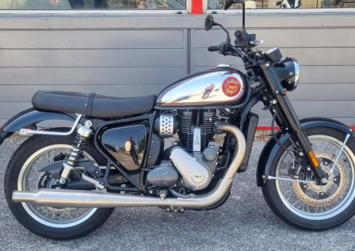 location moto royan Honda CB125R 2