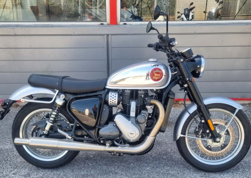 location moto royan Honda CB125R 2
