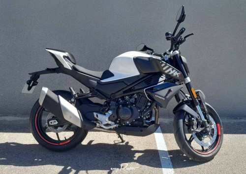 location moto Cholet Kawasaki Z 900  14886