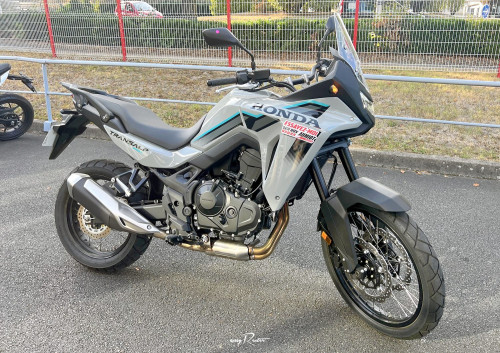 location moto royan Honda CB125R 2