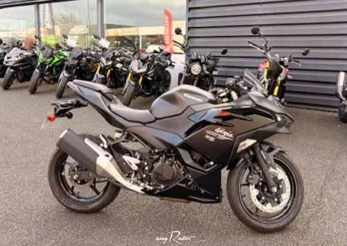 location moto Angers Kawasaki Z900 RS 15641