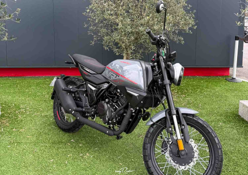 location moto valence Benelli leoncino 500 A2 2