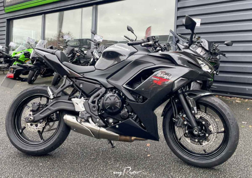 location moto Angers Kawasaki Z900 RS 15641