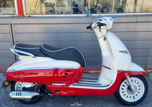 location moto royan Honda CB125R 2
