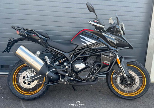 location moto royan Honda CB125R 2