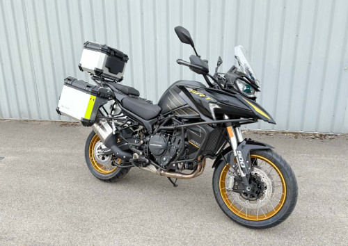 location moto royan Honda CB125R 2