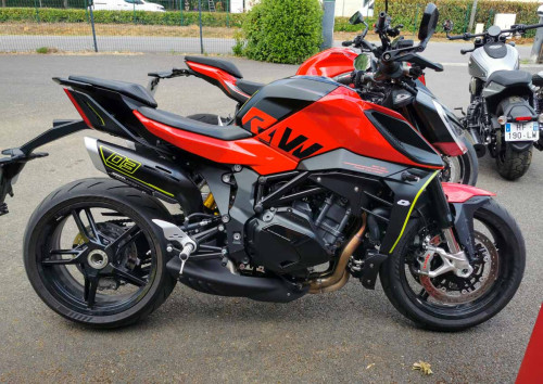 location moto royan Honda CB125R 2