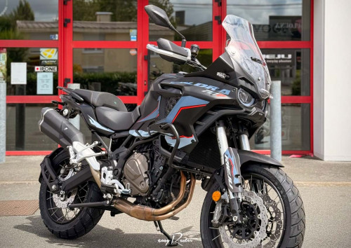 location moto La Séguinière Rieju Xplora 707 1