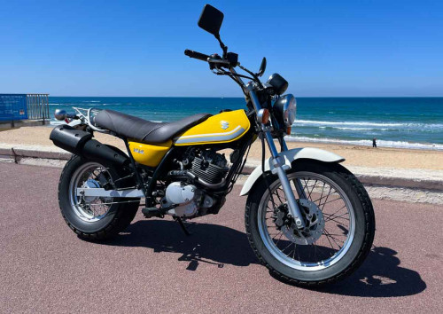 location moto Les Sables-DOlonnes Suzuki RV125 Van Van 1