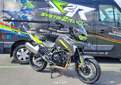 Location moto Benelli Trek 502 0