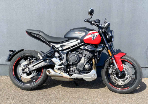 location moto Strasbourg Triumph Street Twin A2 #2 14815