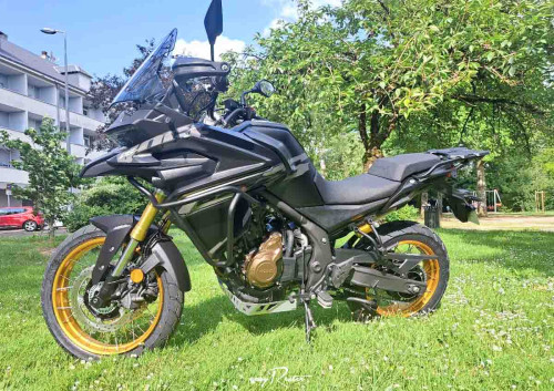 location moto royan Honda CB125R 2