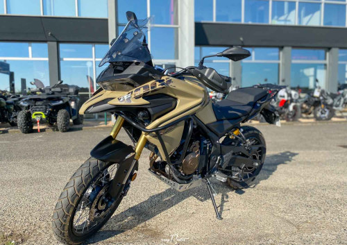 location moto royan Honda CB125R 2