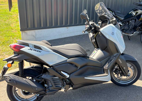 location scooter Granville Yamaha Xmax 300 Tech Max A2 1