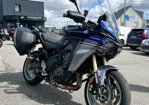location moto Vannes Yamaha Tracer 9 GT+ Y-AMT 1