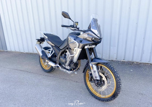 location moto royan Honda CB125R 2