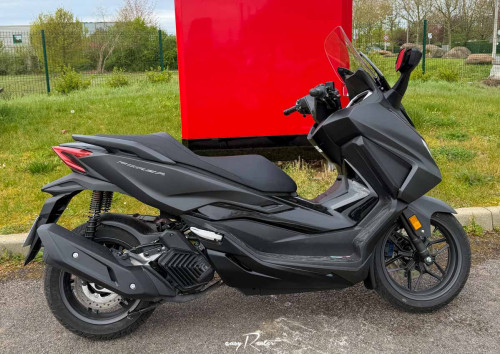location scooter Melun Honda Forza 125 1