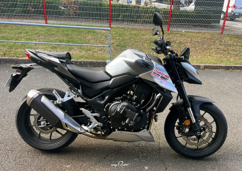 location moto royan Honda CB125R 2