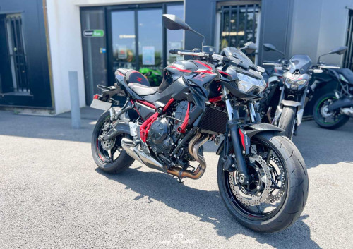 location moto Lorient Kawasaki Z650 A2 1