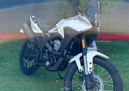 location moto valence Benelli leoncino 500 A2 2