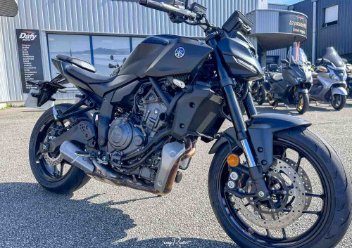 location moto Vannes Yamaha MT-09 1