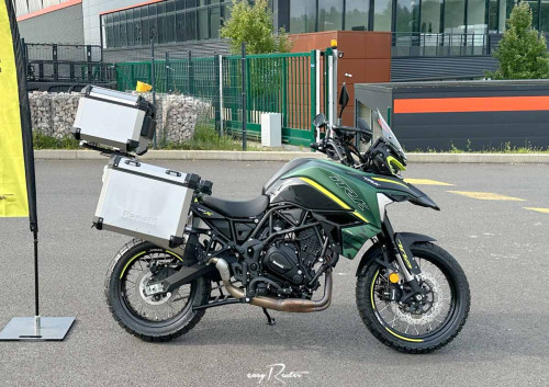 Location moto Benelli Trek 502 0