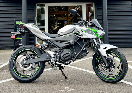 location moto Aizenay Kawasaki Versys 650 A2 13226