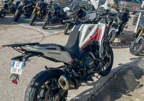 location moto royan Honda CB125R 2