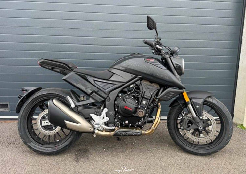 location moto royan Honda CB125R 2