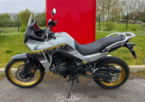 location moto Melun Honda Transalp 750 1