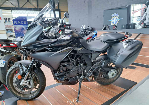 location moto Granville MV Agusta Turismo Veloce 800 Lusso 1